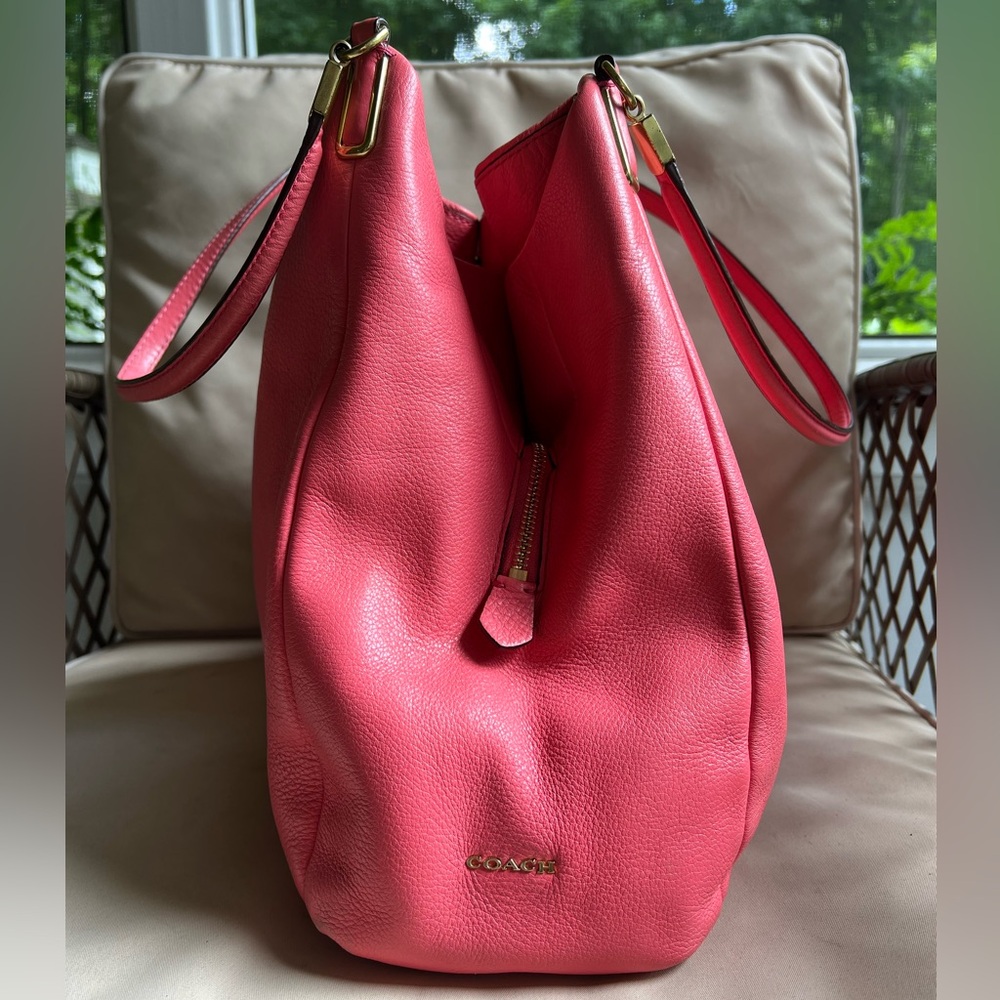 Coach shoulder tote - Picture 2 of 10